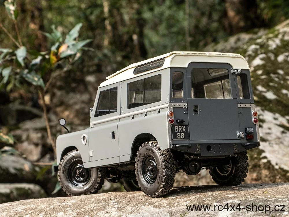 Land Rover Series II 88 Station Wagon Boom Racing BRX02
